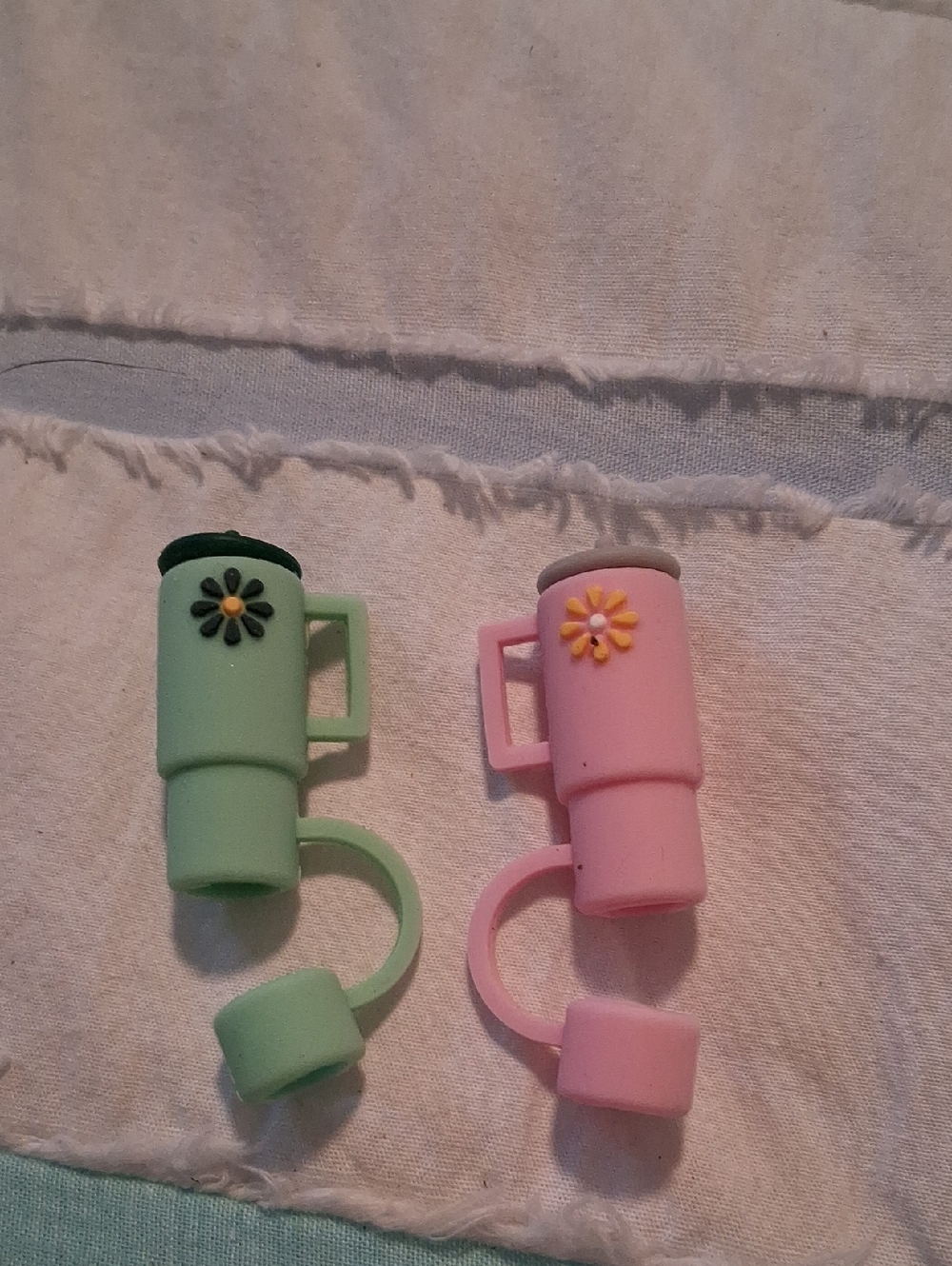 Pair of Daisy Travel Mug Charms in Mint and Pink